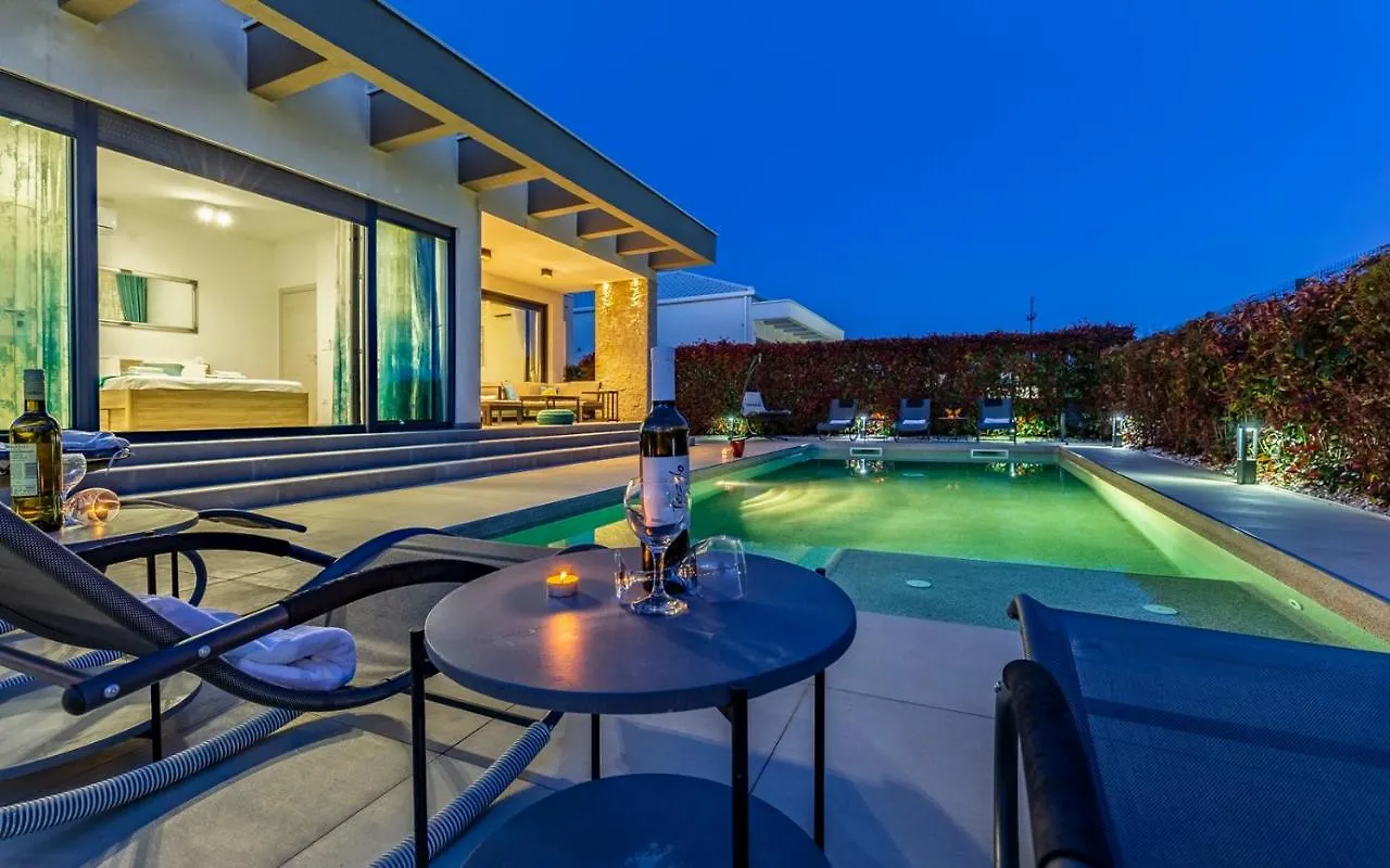 Villa Patras - Pool Mit Hydromassage - Istriensonne 0673 Pula
